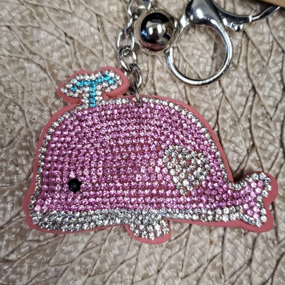 Crystal dolphin keychain - Picture 4 of 4